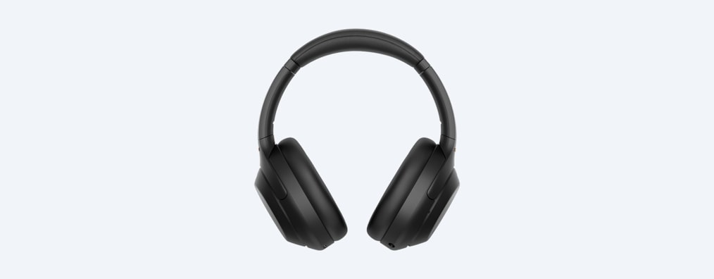 מבט מלפנים על אוזניות WH-1000XM4 בצבע שחור