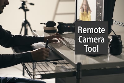 עבודה עם מחשב בסטודיו והלוגו של כלי Remote Camera tool