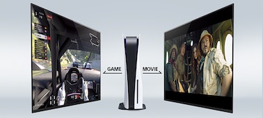שני מסכי טלוויזיות BRAVIA שביניהם PS5™‎, השמאלי מצג משחק נהיגה במצב משחק והימני מציג סרט במצב קולנוע.