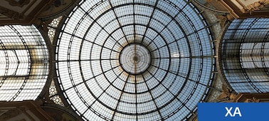 תמונה לדוגמה במבט לגג בתוך בניין, המציגה תקרת זכוכית עגולה גדולה עם פרטים רבים ברזולוציה גבוהה