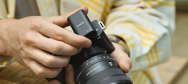 תמונת שימוש של מגבר מיקרופון מחובר למצלמה