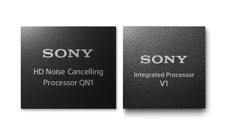 תמונה כפולה שמציגה זה לצד זה את שבבי המעבד QN1 של ביטול רעשים באיכות HD והמעבד המשולב V1